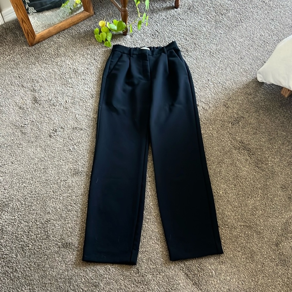 Abercrombie Tailored Relaxed Straight Pant - Black